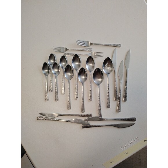 Vintage Supreme Cutlery Stainless Flatware - Picture 1 of 3